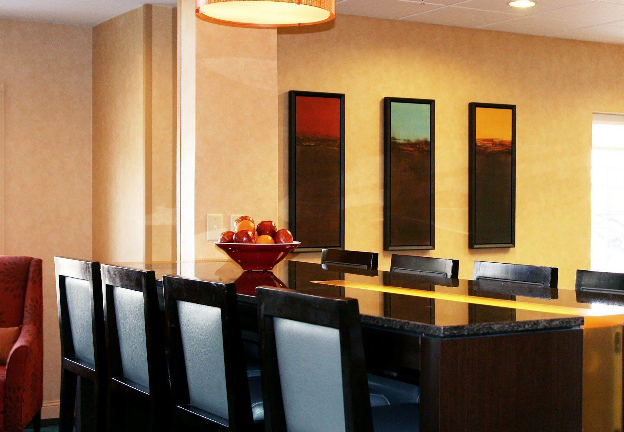 Residence Inn By Marriott Buffalo Galleria Mall Cheektowaga Restaurant photo